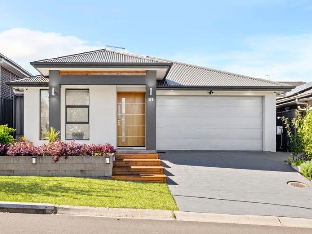 Custom Designed, Reserve Facing Picture Perfect Single Storey Family home on Ideal 376 sqm land size!