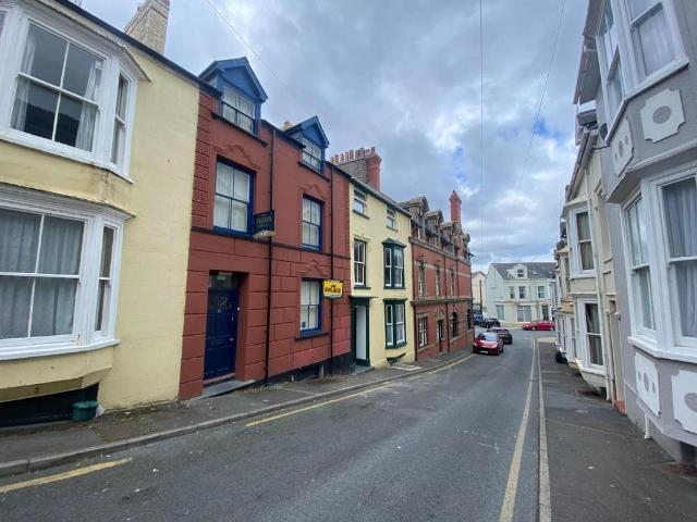 Custom House Street, Aberystwyth SY23 6 bed terraced house to rent £1,447 pcm £334 pw