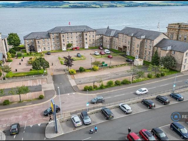 Custom House Way, Greenock, PA15 7 bed flat to rent £1,750 pcm £404 pw