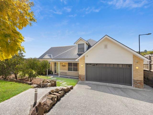 Custom Luxury in Idyllic Riverside Setting