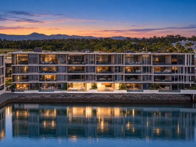 Custom Signature 6 Bedroom At Harbourfront Residence at Harbour One