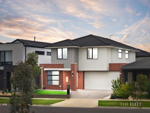 Custom Simonds Masterpiece | 4 Bed | 3 Bath | Exceptional Indoor Outdoor Entertaining