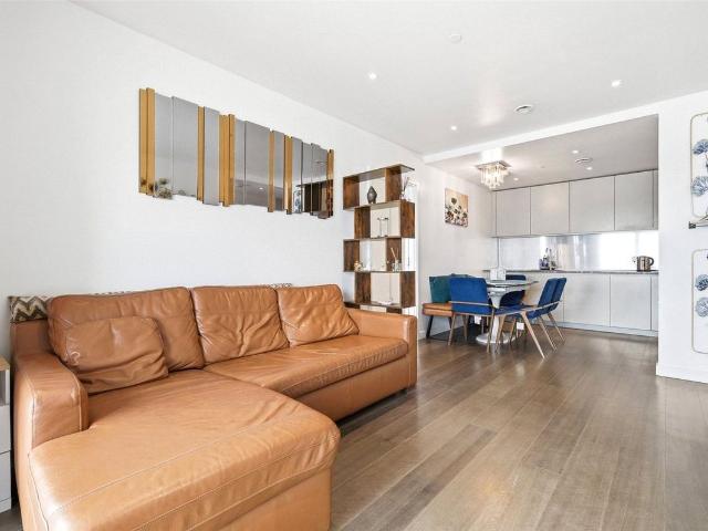 Cutter Lane, London SE10, 2 bed flat to rent, £3,100 pcm | PrimeLocation