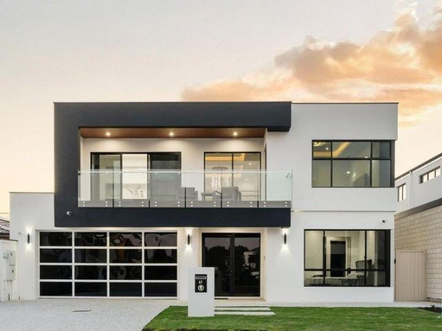 Cutting Edge Contemporary Home in Exclusive Riverside Location