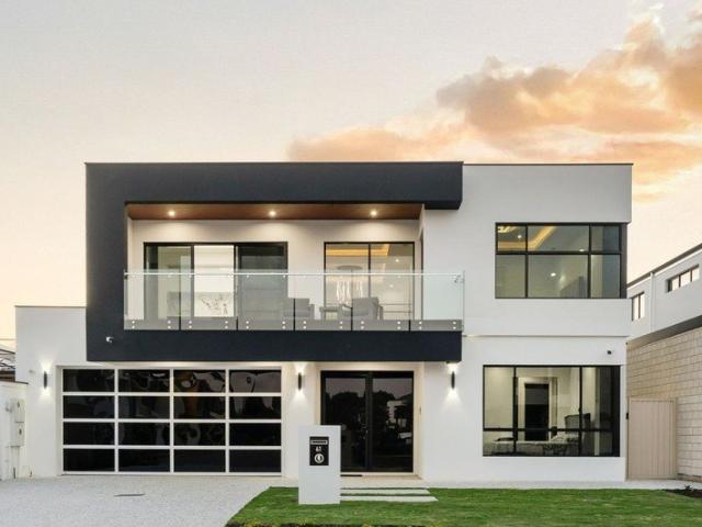 Cutting Edge Contemporary Home in Exclusive Riverside Location