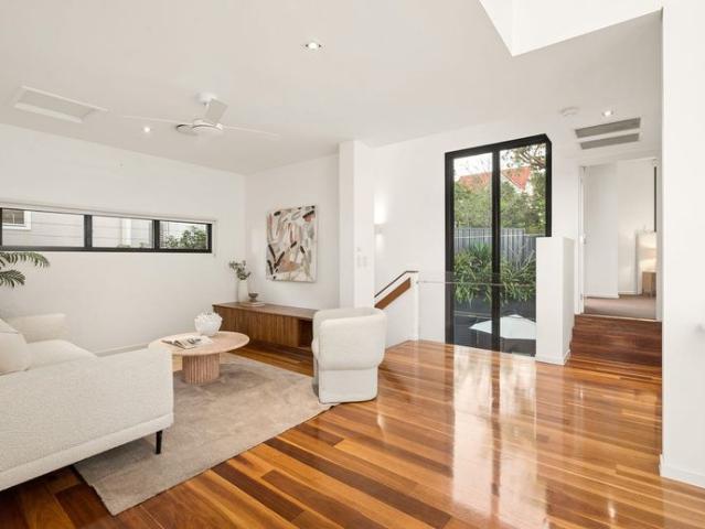 Cutting Edge Executive Residence Designed For Entertaining in sought after Balmoral