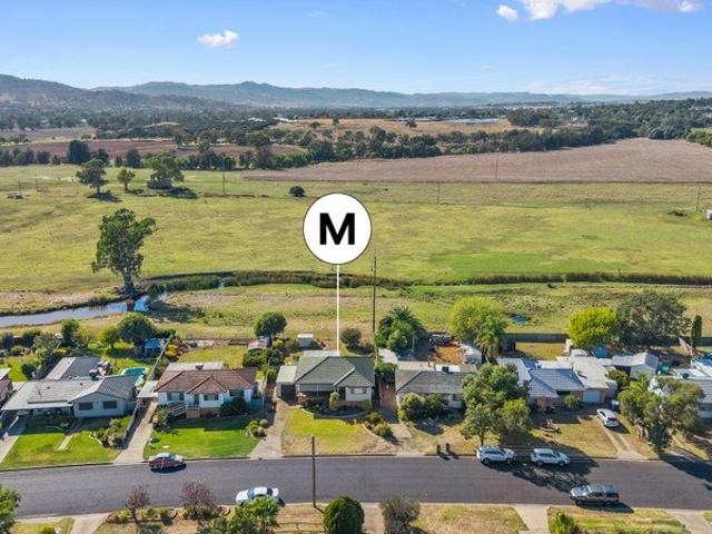 Cute, Neat & Full of Potential in a Quiet South Tamworth Pocket