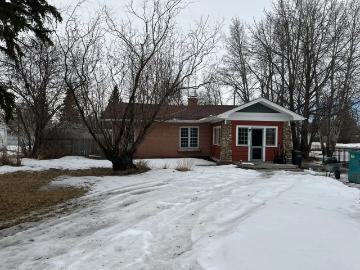 Sylvan Lake, Alberta - Garden, Parking