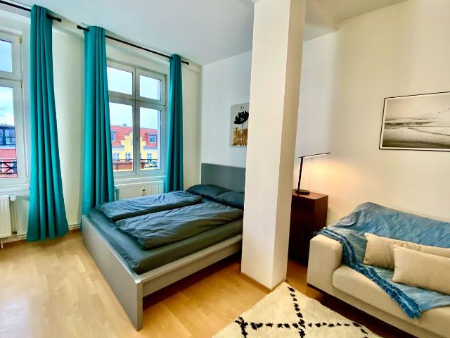 Cute, amazing studio conveniently located, Berlin, Berlin Amsterdam Apartments for Rent
