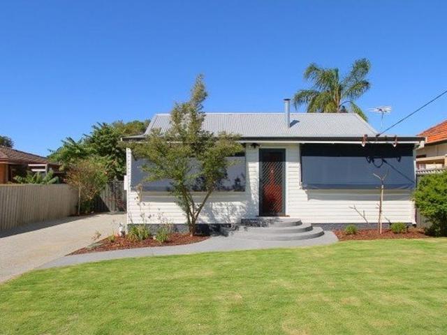 CUTE AS A BUTTON ORIGINAL AUSTRALIANA COTTAGE BY THE SWAN RIVER