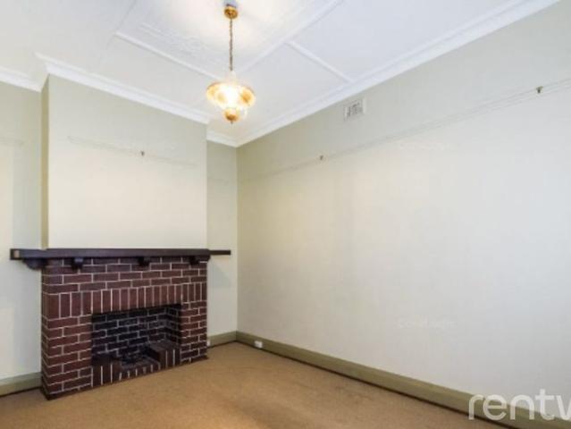 CUTE CHARACTER HOME IN HEART OF PERTH