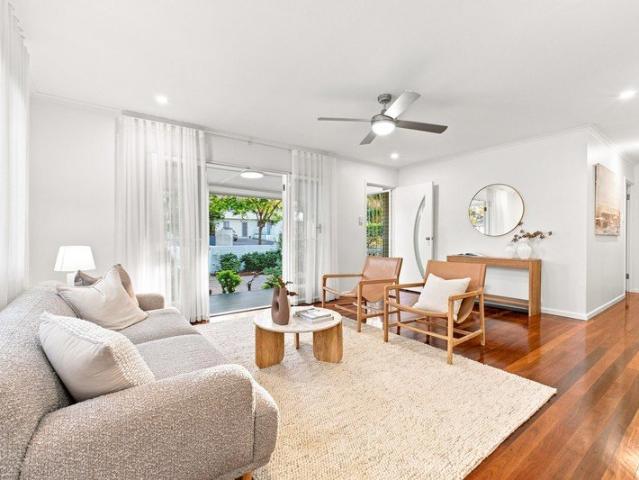 Cute & Convenient on a Rare 658m² Block