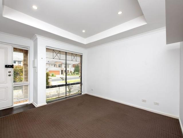 Cute & Cosy 3 x 2 Villa in a prime location!