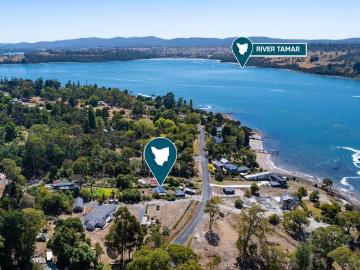 Deviot, George, Tasmania Island - Parking