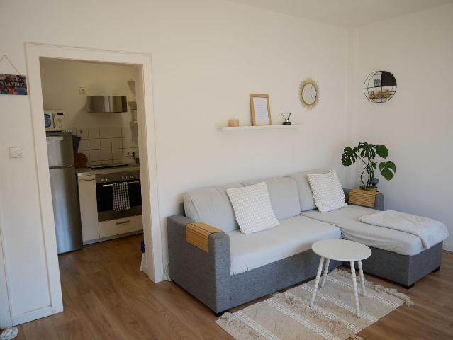 Cute, cozy 2 rooms apartment for short stay, Dusseldorf Amsterdam Apartments for Rent