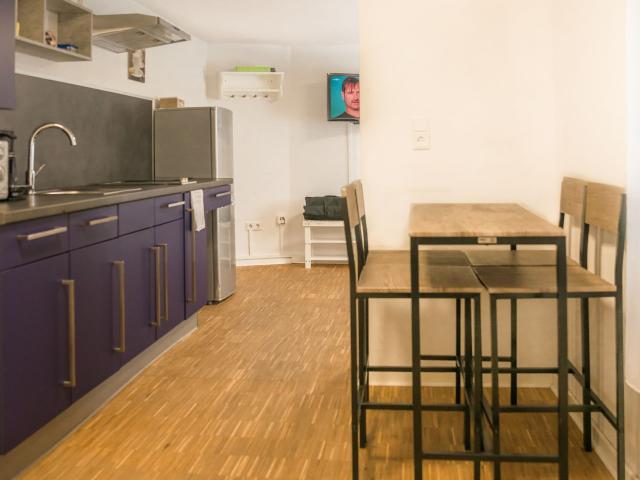 Cute home Düsseldorf, Dusseldorf Amsterdam Apartments for Rent