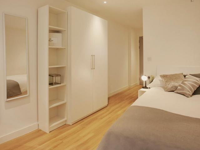 Cute studio close to Aldgate tube station Has an Apartment