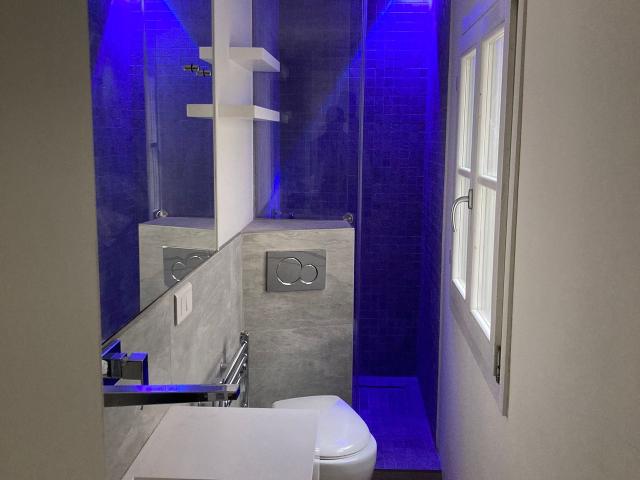 Cute suite in vibrant neighbourhood, Paris Amsterdam Apartments for Rent