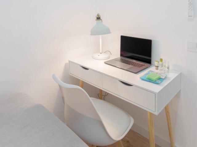 Cute single bedroom in a student flat, in El Barri Gòtic