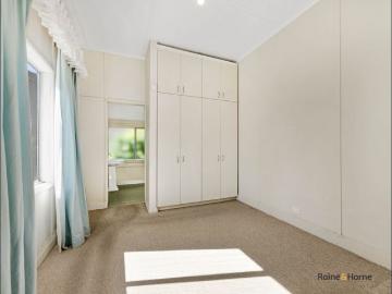 Moruya, Eurobodalla County - Garden, Parking