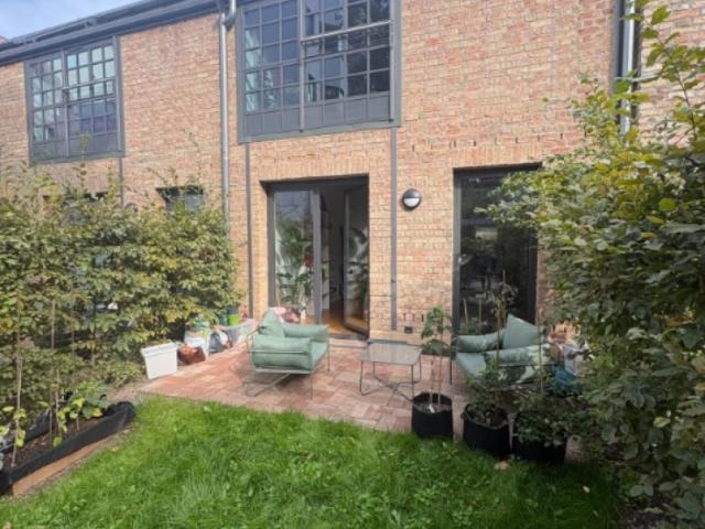 Cute Townhouse / Stadthaus in Neukölln free for 2 months