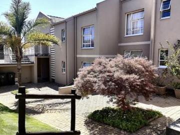 cute 2 bedroom townhouse in secure c.