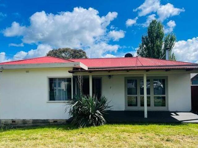 Cute 2 Bedroom Home In Kandos