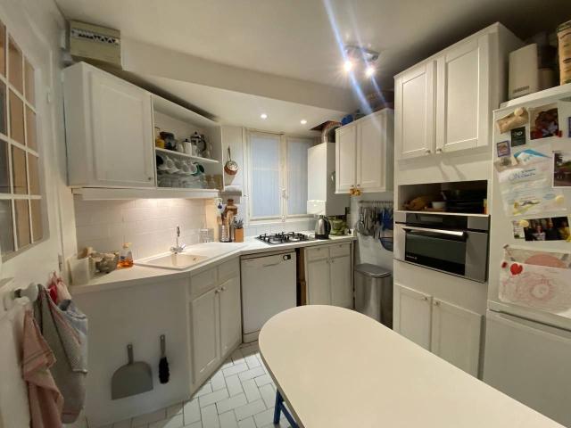 Cute 3 rooms + kitchen