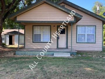 Cute 3bed in Heart of Perkins!