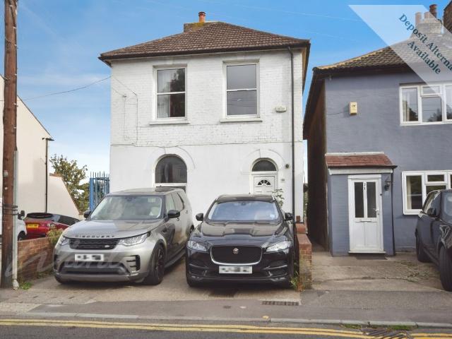 Cuxton Road, Strood, Rochester ME2, 2 bed flat to rent, £1,150 pcm | PrimeLocation
