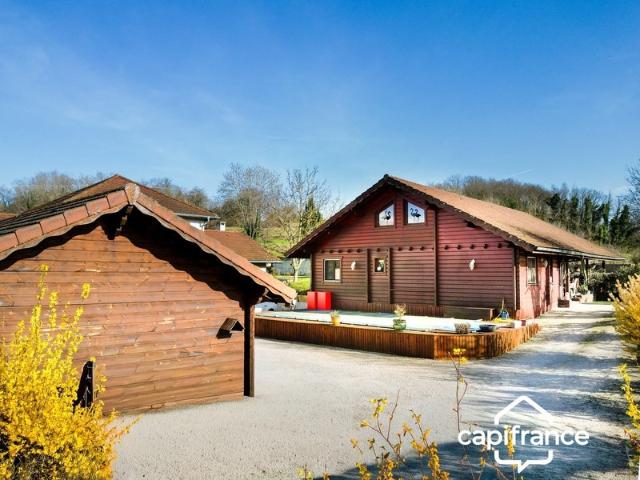 01300 CUZIEU MAISON BOIS MASSIF TYPE CHALET, 146 m²,PLAIN PIED TERRASSE, GARAGE,PISCINE, TERRAIN 1100 M2