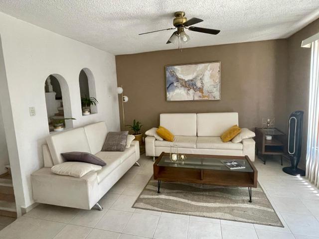CV6 CASA EN VENTA HERMOSA Y ESPACIOSA HERMOSA Y APMLIA CASA EN FRACC. FLORESTA