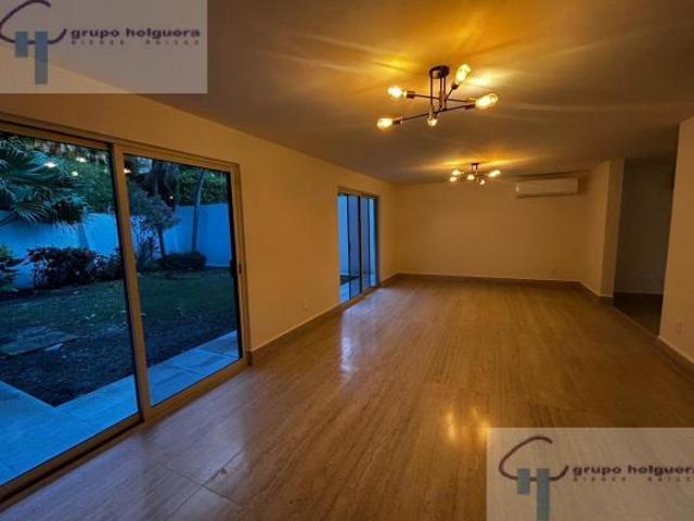 CV 469 CASA EN VENTA Ubicada en CALLE POZARICA # 802 COL. PETROLERA, TAMPICO, TAM