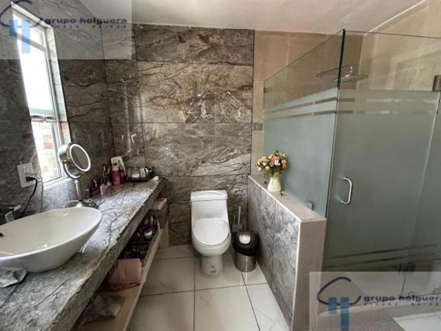 CV 477 CASA EN VENTA Ubicada en CALLE ACAMBARO #304 B COL. TINACO, CD. MADERO, TAM