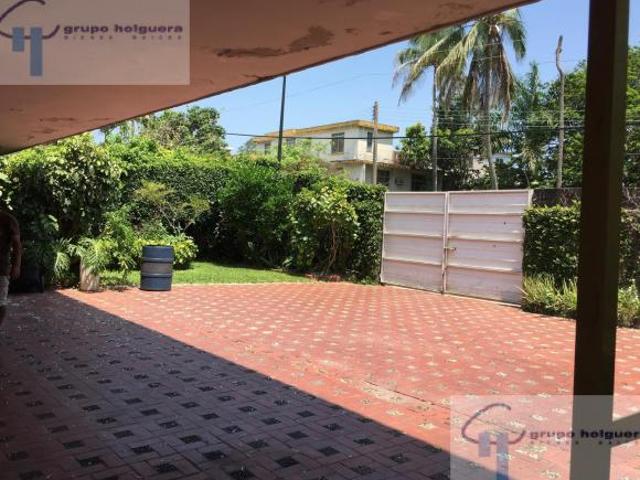 CV 310 CASA EN VENTA EN CALLE AZAHAR COL. FLORES, TAMPICO, TAM