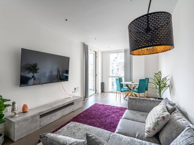 Cycle Exchange, 27 Sury Basin, London, KT2 5NZ, United Kingdom | 2 bed apartment for rent #161854450 | Rentberry