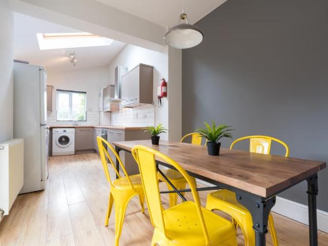 Cycle Road, Nottingham NG7, 6 bed shared accommodation to rent, £624 pppm | PrimeLocation