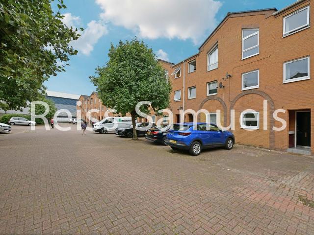 Cyclops Mews, Isle Of Dogs, Canary Wharf, London E14, 5 bed town house to rent, £4,767 pcm | PrimeLocation