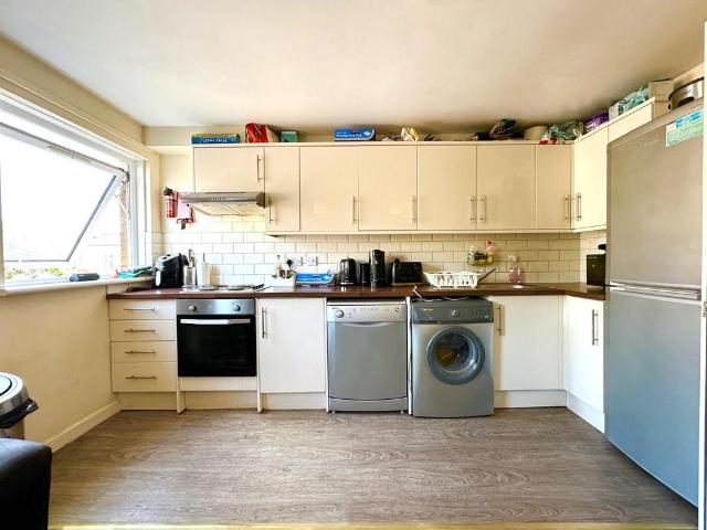 Cyclops Mews, London E14 5 bed terraced house to rent £4,333 pcm £1,000 pw