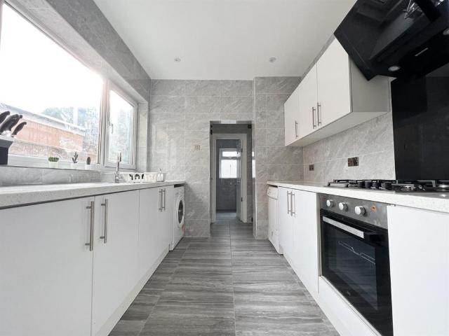 Cyfarthfa Street, Cardiff CF24 5 bed house to rent £2,600 pcm £600 pw