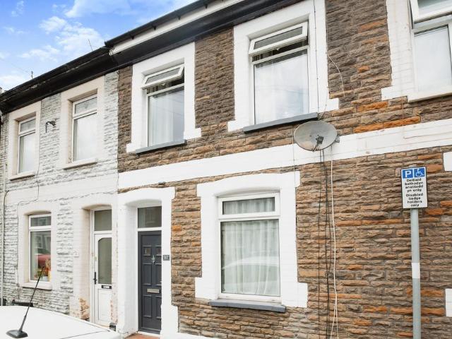 Cyfarthfa Street, Roath, Cardiff, CF24 3 bed terraced house to rent £1,400 pcm £323 pw