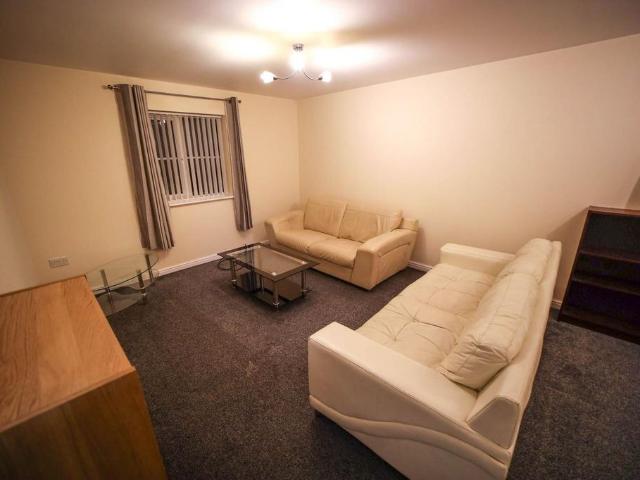 Cygnet Gardens, St. Helens, WA9 2 bed flat to rent £750 pcm £173 pw