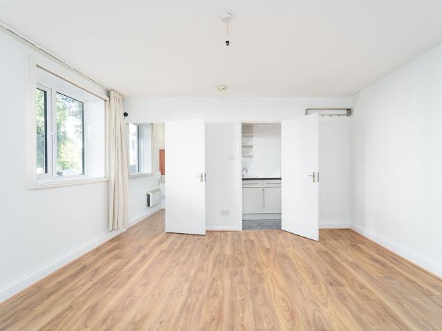 Cygnet House, 88 89 Belsize Road, Swiss Cottage NW6, 1 bed flat to rent, £1,500 pcm | PrimeLocation
