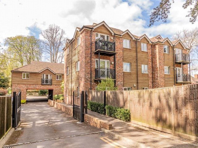 Cygnet House, Boulters Court, Maidenhead SL6, 2 bed flat to rent, £1,550 pcm | PrimeLocation