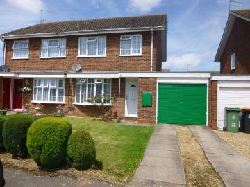 Cygnus Drive, Leighton Buzzard LU7, 2 bed terraced house to rent, £1,450 pcm | PrimeLocation