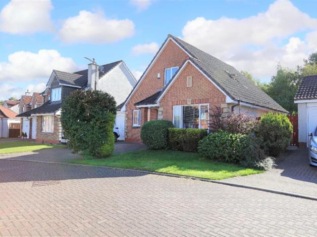 Cypress Glade, West Lothian EH54 4 bed detached house to rent £1,995 pcm £460 pw