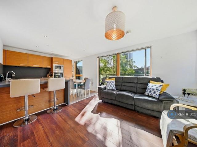 Cypress Place, Manchester, M4 2 bed flat to rent £1,550 pcm £358 pw