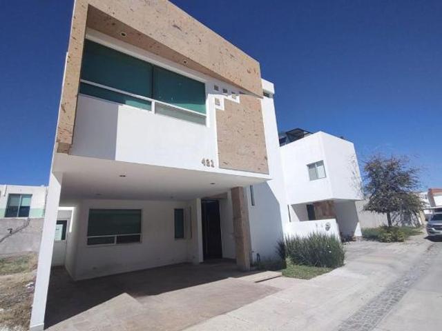 CZ CASA EN VENTA UBICADA EN LORETTA I