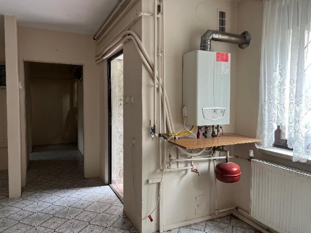 Do sprzedania przestronny lokal 48 m² z odrębnym wejściem
