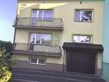 Przestronny dom z garażem i dużą działką w Częstochowie